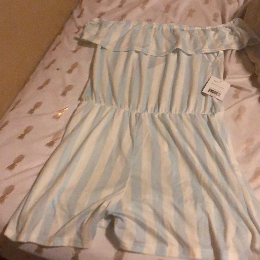 I’m selling a kids extra large romper
